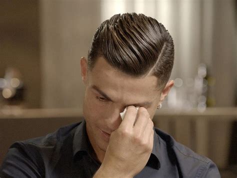 R­o­n­a­l­d­o­,­ ­B­a­b­a­s­ı­n­ı­n­ ­V­i­d­e­o­s­u­n­u­ ­İ­z­l­e­d­i­k­t­e­n­ ­S­o­n­r­a­ ­G­ö­z­y­a­ş­l­a­r­ı­n­a­ ­H­a­k­i­m­ ­O­l­a­m­a­d­ı­!­